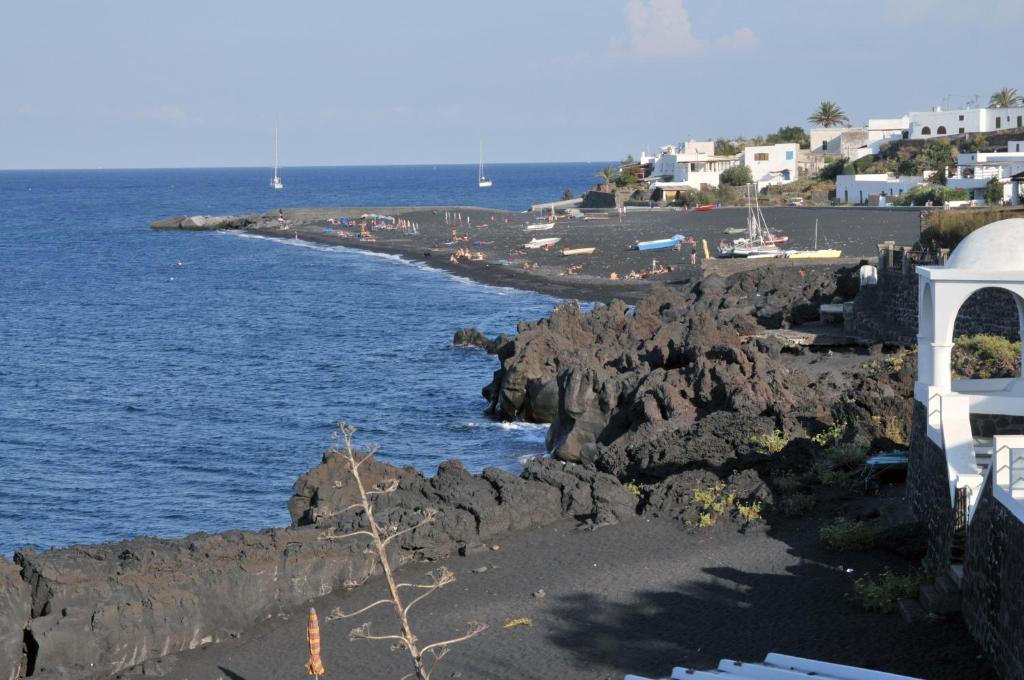 Hotel Villaggio Stromboli - Isola Di Stromboli Luaran gambar