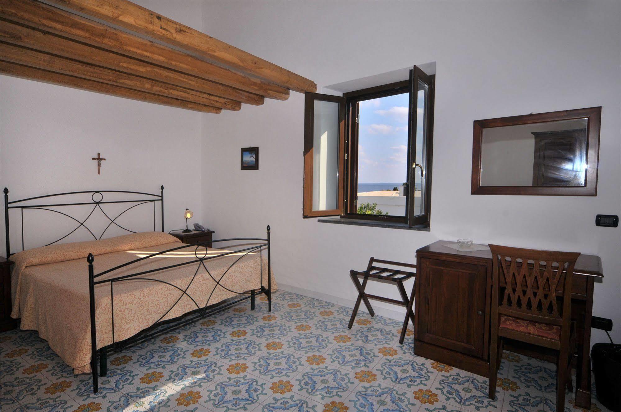 Hotel Villaggio Stromboli - Isola Di Stromboli Luaran gambar